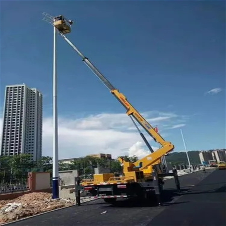 芦山维修路灯的曲臂升降车出租