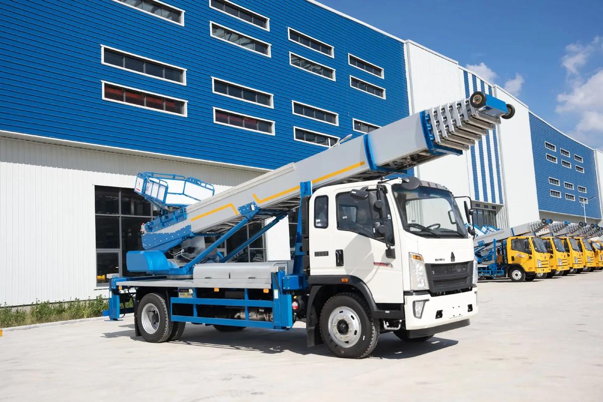 芦山出租云梯车高空作业车 建筑垃圾搬运