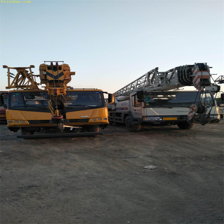 芦山吊车吊挖机正确办法